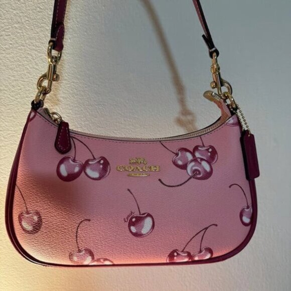 Coach Pink Cherry Shoulder Bag🍒 - Picture 7 of 7